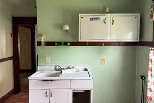 220 South St, Holyoke, MA 01040 - Photo 3