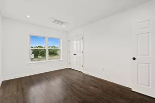 153 Edgewater Dr, Quincy, MA 02169 - Photo 29
