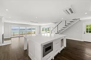 153 Edgewater Dr, Quincy, MA 02169 - Photo 15