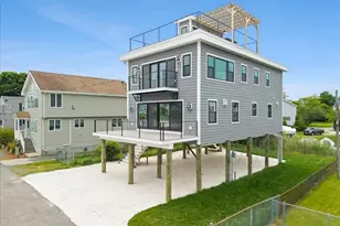 153 Edgewater Dr, Quincy, MA 02169 - Photo 3