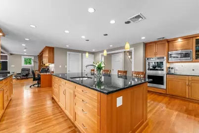22 Tanglewood Road, Wellesley, MA 02481 - Photo 5