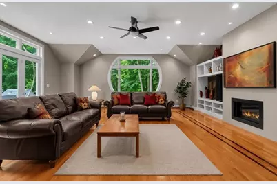 22 Tanglewood Road, Wellesley, MA 02481 - Photo 9