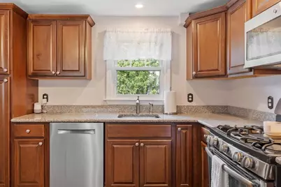 27 Sunset Rd, Dracut, MA 01826 - Photo 13