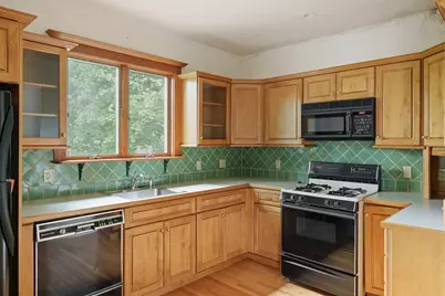 20 Riverview Ave, Waltham, MA 02453 - Photo 27