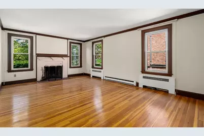 261 Russett Rd, Brookline, MA 02467 - Photo 3