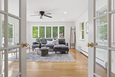 6 Hillcrest Rd, Bedford, MA 01739 - Photo 3
