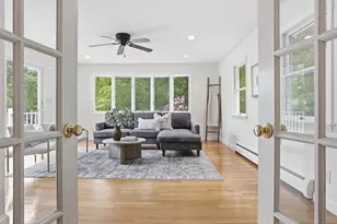 6 Hillcrest Rd, Bedford, MA 01739 - Photo 3