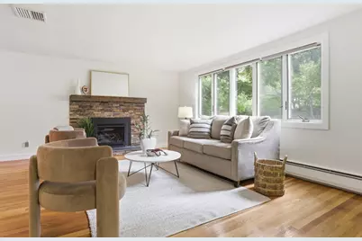 6 Hillcrest Rd, Bedford, MA 01739 - Photo 9