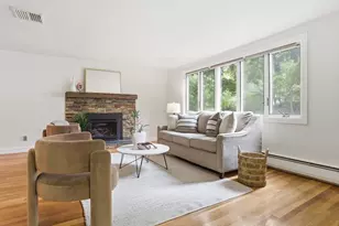 6 Hillcrest Rd, Bedford, MA 01739 - Photo 9