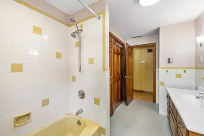 14 Weybossett St, Methuen, MA 01844 - Photo 21
