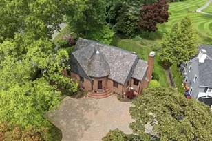 127 Larchmont Rd, Melrose, MA 02176 - Photo 1