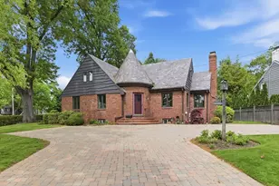 127 Larchmont Rd, Melrose, MA 02176 - Photo 41