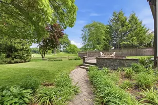 127 Larchmont Rd, Melrose, MA 02176 - Photo 35