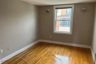 137 W 8th St, Boston, MA 02127 - Photo 11