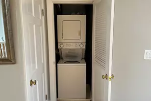 137 W 8th St, Boston, MA 02127 - Photo 7