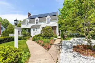 12 Powder House Rd Extension, Medford, MA 02155 - Photo 3
