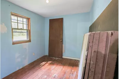 856 N Main St, Orange, MA 01364 - Photo 33