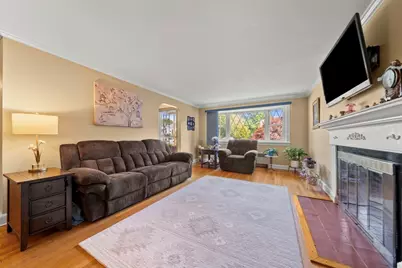 36 Ellis Street, Woburn, MA 01801 - Photo 5