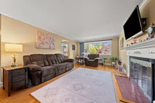36 Ellis St, Woburn, MA 01801 - Photo 5