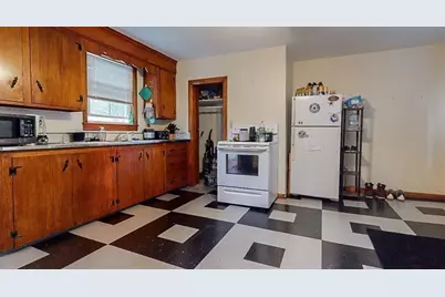 198 W. Main Street, Millbury, MA 01527 - Photo 25