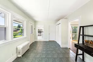 38 Pleasant St, Milford, MA 01757 - Photo 15