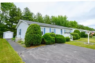 53 Country Dr, Bridgewater, MA 02324 - Photo 3