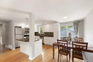 33 Marion St, Wilmington, MA 01887 - Photo 3