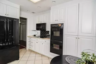 210 Nahanton, Newton, MA 02459 - Photo 9