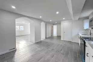 35 Hichborn St, Revere, MA 02151 - Photo 9