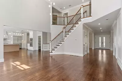 86 High St, Shrewsbury, MA 01545 - Photo 3