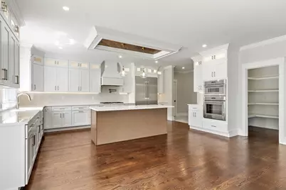 86 High St, Shrewsbury, MA 01545 - Photo 9