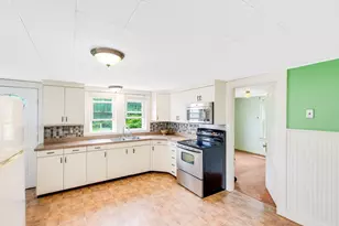 19 Ocean Ave, Rowley, MA 01969 - Photo 3
