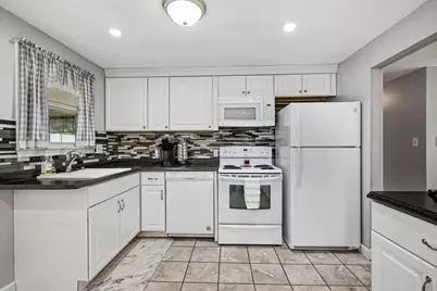 630 Lynnfield St, Lynn, MA 01904 - Photo 17