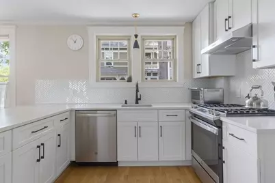 72 Clyde St #1, Newton, MA 02460 - Photo 5