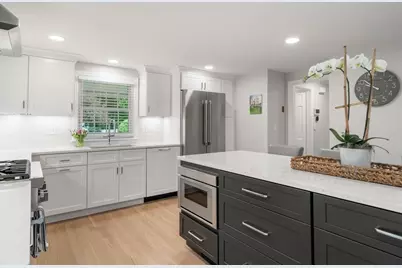 21 Madison Rd, Wellesley, MA 02481 - Photo 3