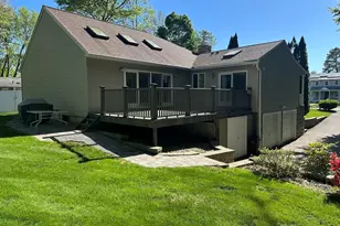 17 Pioneer Dr, Longmeadow, MA 01106 - Photo 5