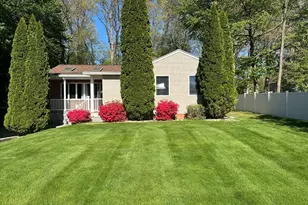17 Pioneer Dr, Longmeadow, MA 01106 - Photo 3