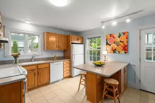 34 Pleasant St, Newton, MA 02465 - Photo 5