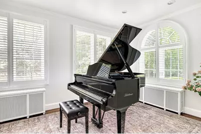 518 Newton St, Brookline, MA 02467 - Photo 33