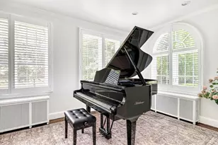 518 Newton St, Brookline, MA 02467 - Photo 33