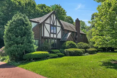 518 Newton St, Brookline, MA 02467 - Photo 3