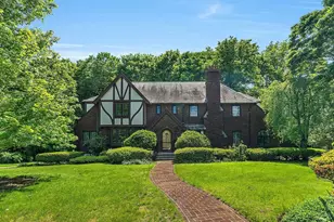 518 Newton St, Brookline, MA 02467 - Photo 1