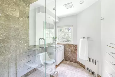 518 Newton St, Brookline, MA 02467 - Photo 31