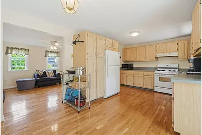 9 Paula Rd, Milford, MA 01757 - Photo 5