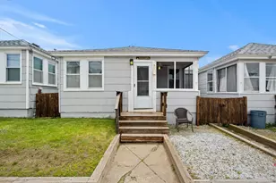 14 Vermont St, Salisbury, MA 01952 - Photo 1