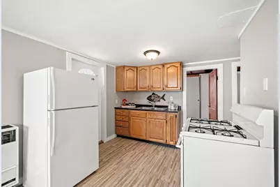 14 Vermont St #B, Salisbury, MA 01952 - Photo 5