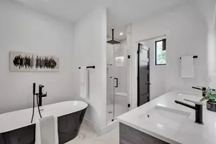 1242 Beacon St, Newton, MA 02468 - Photo 13