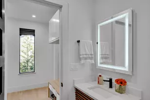 1242 Beacon St, Newton, MA 02468 - Photo 7