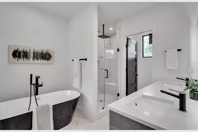 1242 Beacon St, Newton, MA 02468 - Photo 15