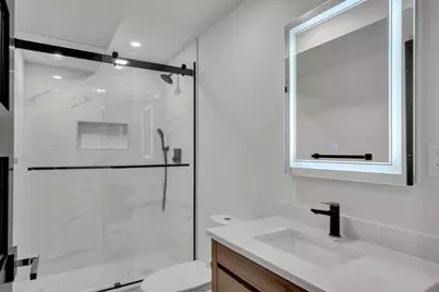 1242 Beacon St, Newton, MA 02468 - Photo 25